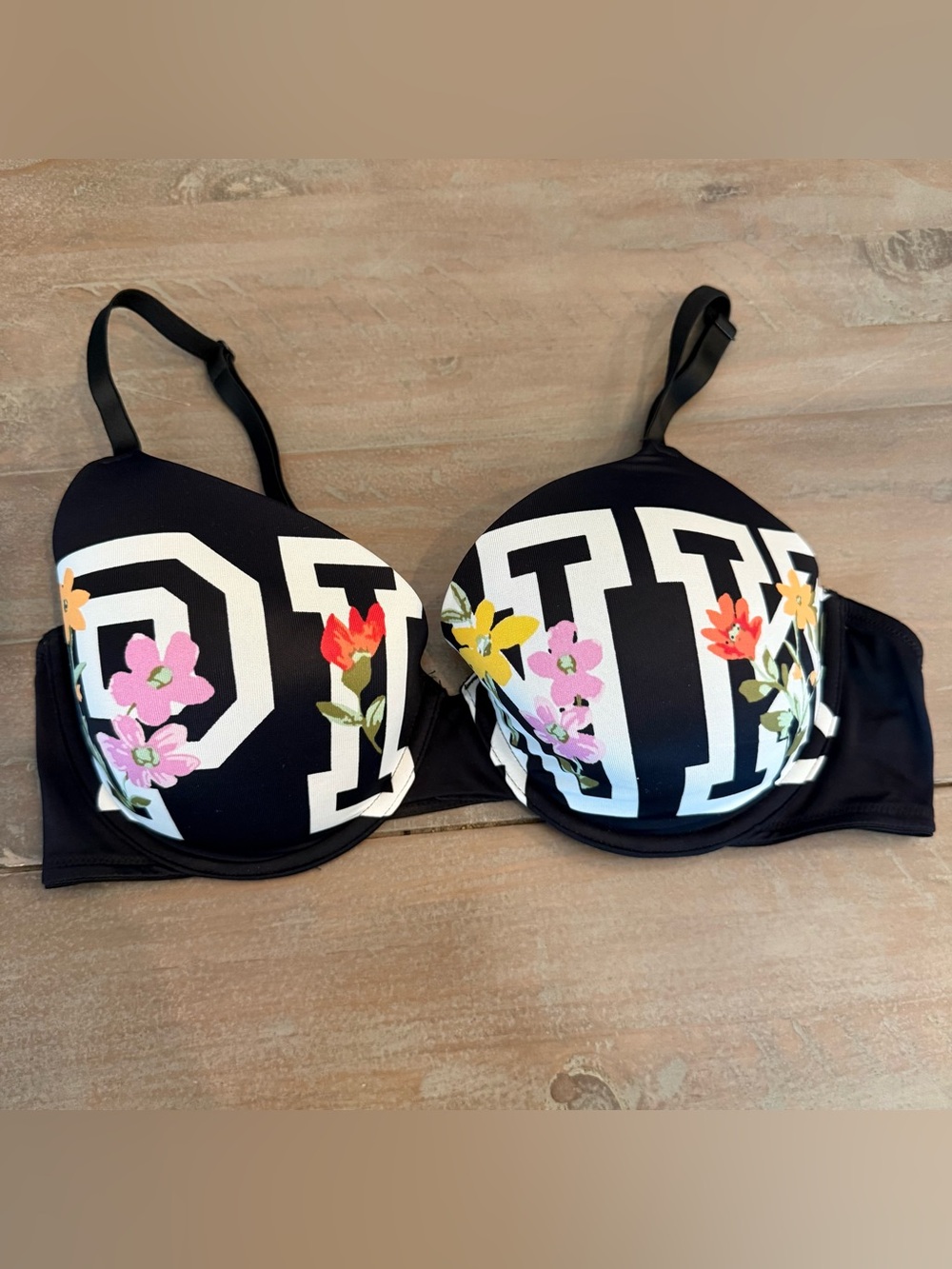 Victoria Secret PINK Wear Underwire Lightly Lined T-shirt Bra Size 38C